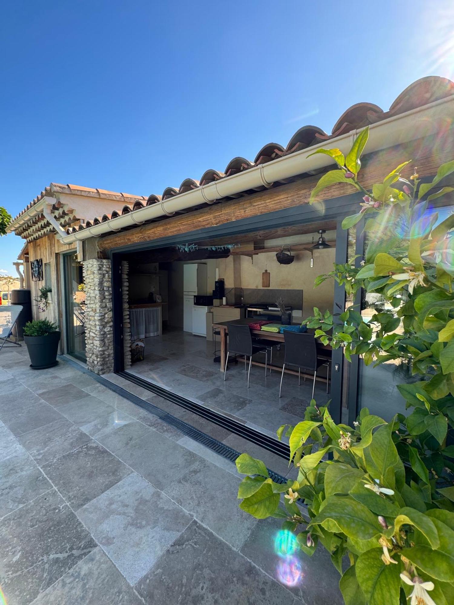 L'atelier D'andre Homestay Beaumes-de-Venise